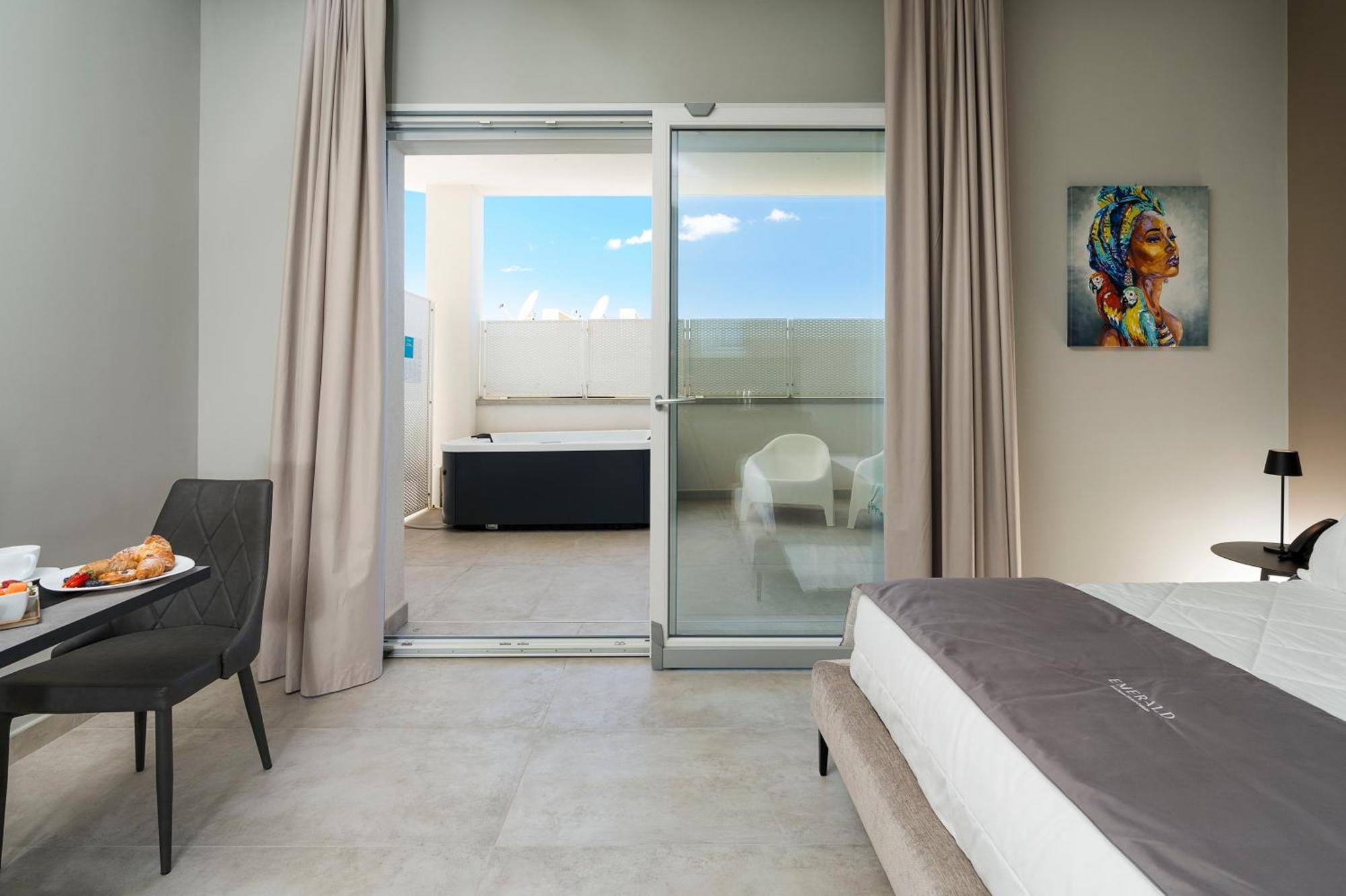 Emerald Hotel Residence Чефалу Екстериор снимка