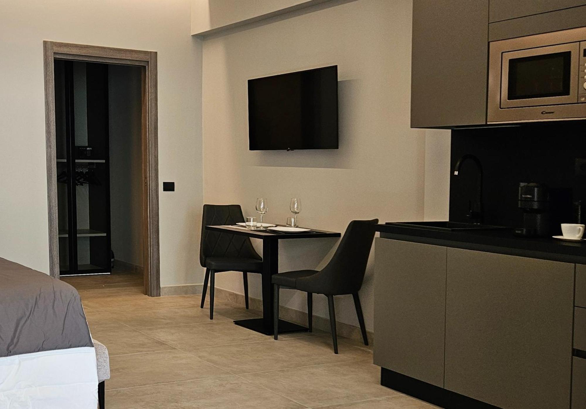 Emerald Hotel Residence Чефалу Екстериор снимка
