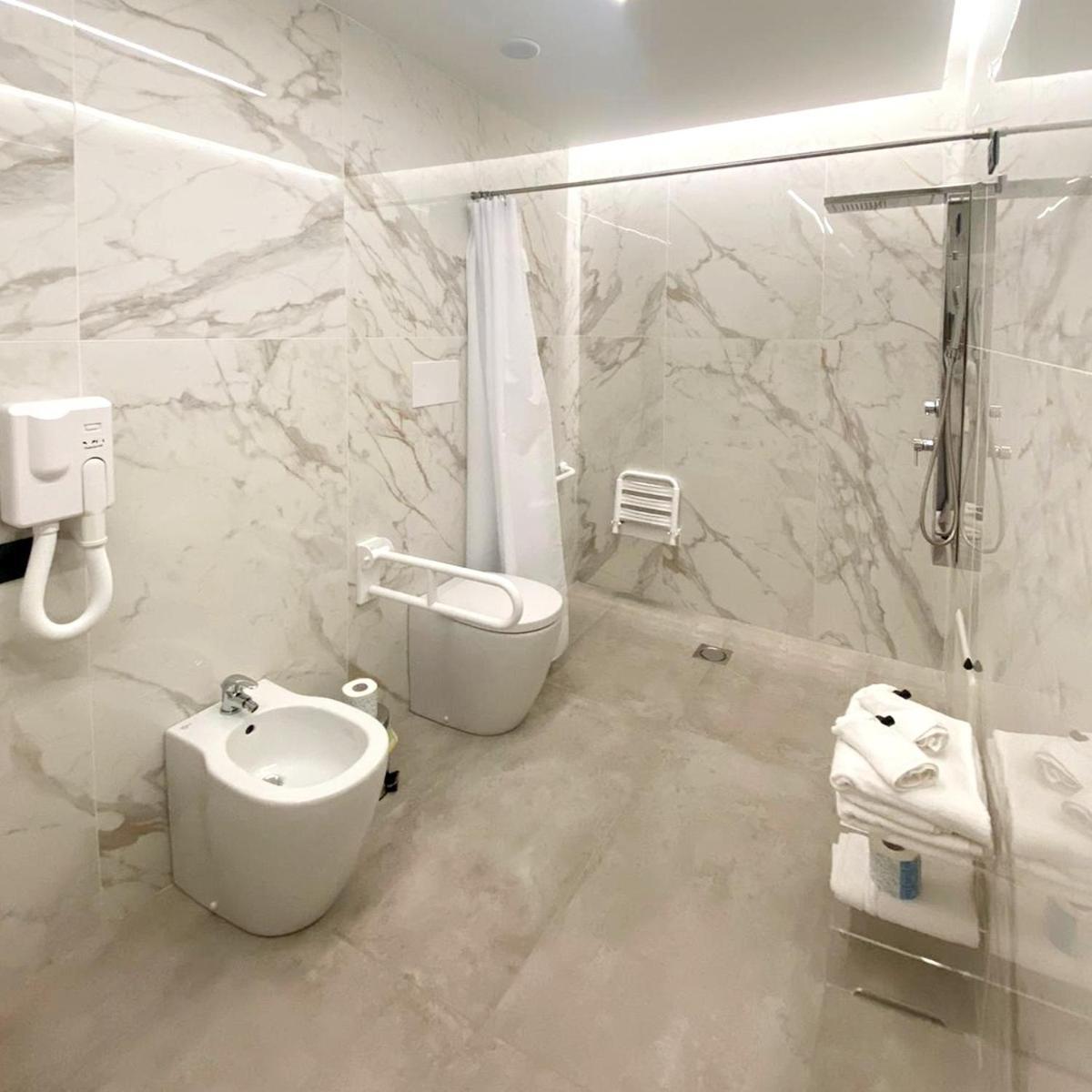 Emerald Hotel Residence Чефалу Стая снимка