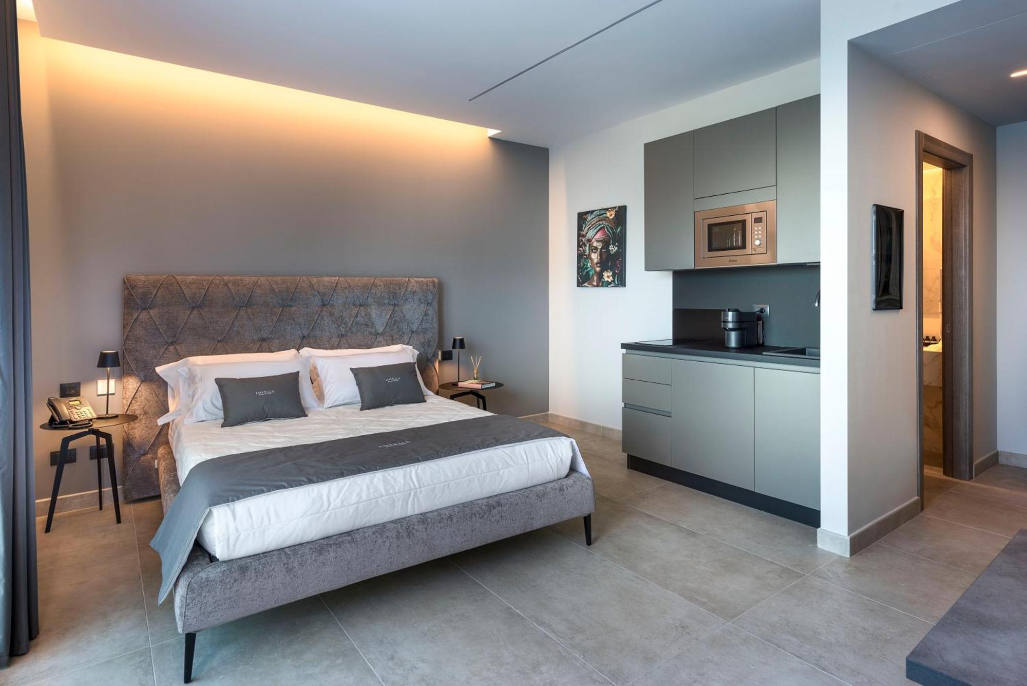 Emerald Hotel Residence Чефалу Екстериор снимка